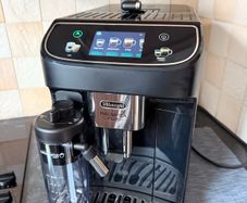DeLonghi Magnifica Plus coffee machine