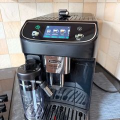 DeLonghi Magnifica Plus coffee machine