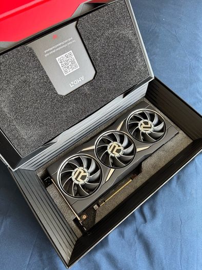 AMD RX 6800XT Midnight Black Edition (For Parts)