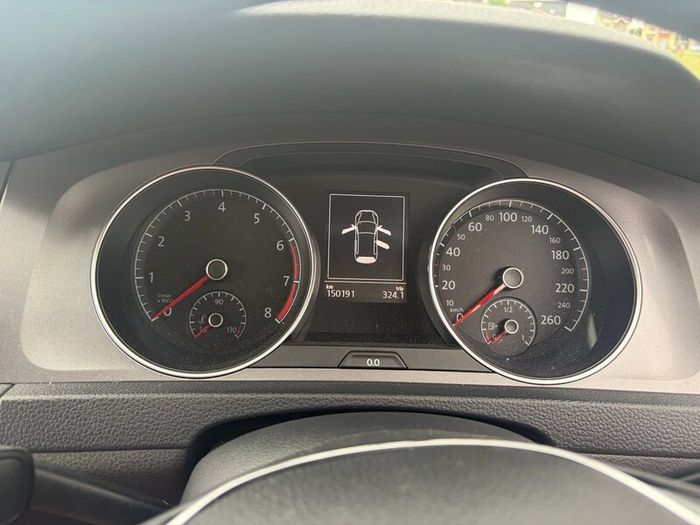Volkswagen Golf - Automatic Petrol