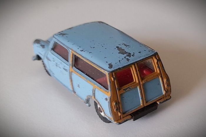 Diecast Vintage Dinky Toys Austin Se7en Countryman - Fair to Good Original Condition/No Box