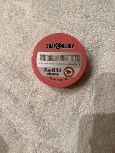 1 x Soap & Glory Body Butter. 1 x Soap & Glory Body Wash