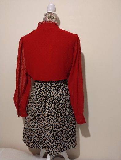 Beautiful Rowen Avenue Red Top