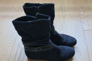 Black suede winter boots