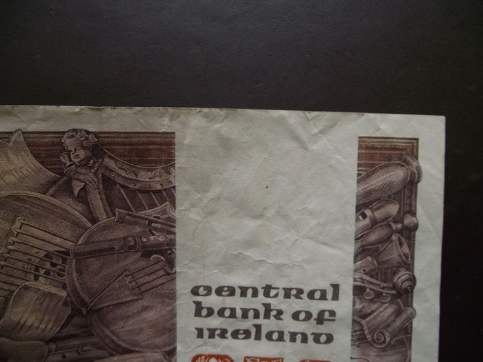 1982 Central Bank of Ireland 50 Pounds note. B Series