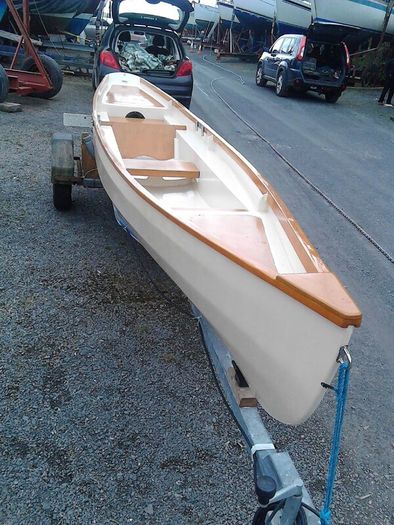 Rowing dinghy