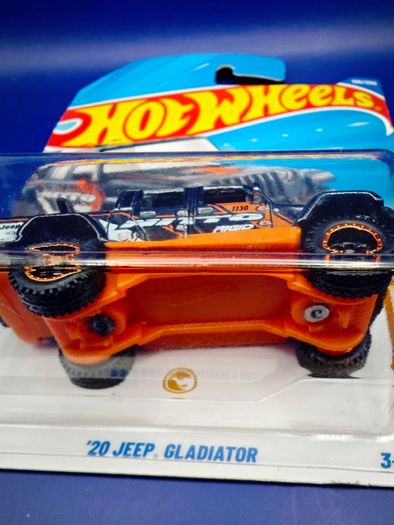Hot Wheels Super Treasure Hunt '20 Jeep Gladiator, new.