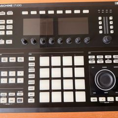Native Instruments Maschine Studio