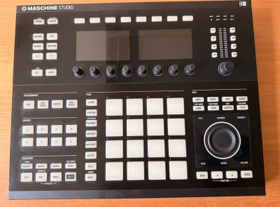 Native Instruments Maschine Studio