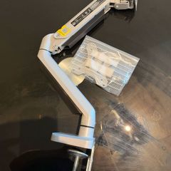 Monitor arm