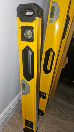 DeWALT Box Beam Spirit Level 4 Piece Set (250mm, 600mm, 1200mm, 1800mm)