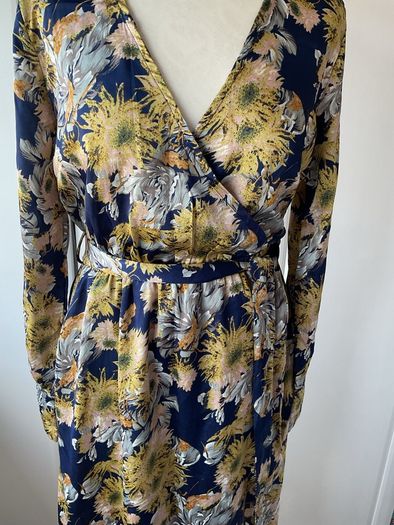 dress Bnwt ichi dress navy floral print dress size small 10/12