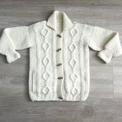 Hand knit cardigan 6/8y