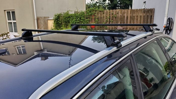 Halfords 1.15m Roof Bars and Mounts
