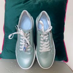 Womens trainers