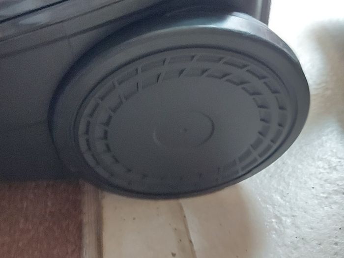 Morphy Richards Vacuum Cleaner, Model 980572, Black, in very good condition