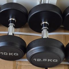 2xbrand new sets of dumbbells 2x12.5kilo, 2x10kilo .