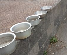 Aluminium pots 2 stainless.