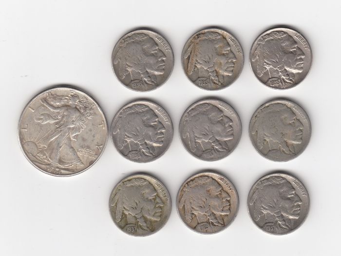 USA, Half Dollar, 1944, 90% silver coin and 9 Indian Head Nickles (no. 490)