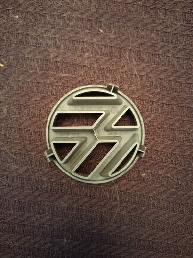 VW Golf emblem