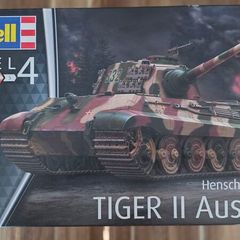 Revell Tiger 2 AUSF. B