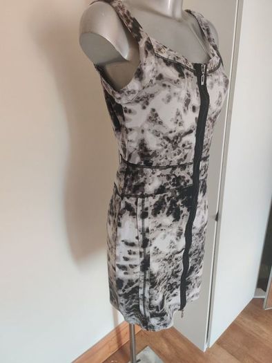 Dolce Vita zipped dress Size UK10/12 EU38/40 Postage included