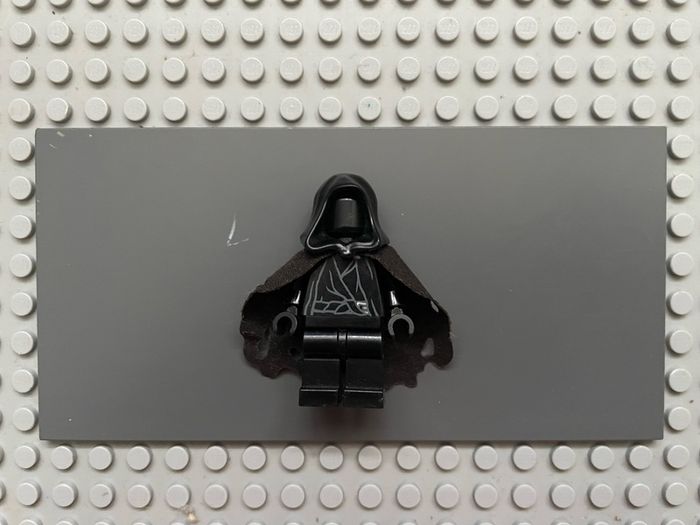 lego lord of the rings/hobbit lor018 Ringwraith (Nazgul) minifigure- Robe with Buckle