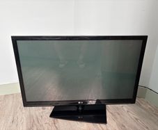 LG Flat Screen TV