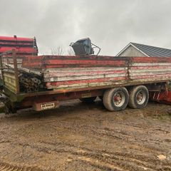 Shuttering pans for hire