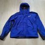 Mountain Hardwear gore-tex jacket. Image 7