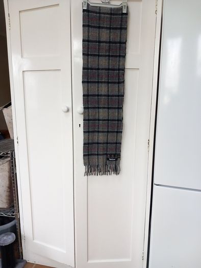 Barbour Grey 100% Wool Lambswool Scarf.
