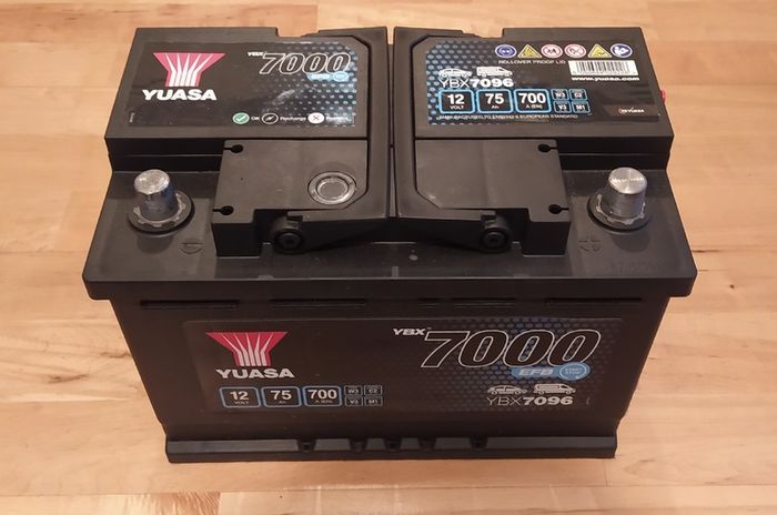 Car battery start-stop ( Yuasa 75Ah )