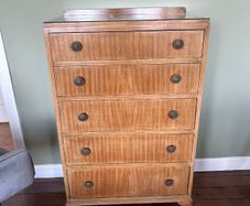 Bedroom chest of drawers