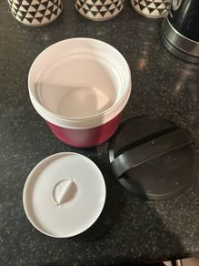 Food container