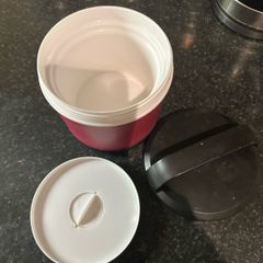 Food container