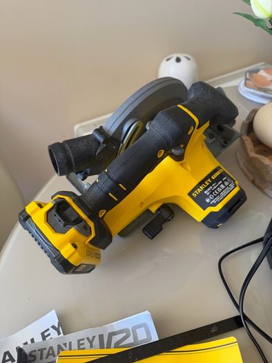 Stanley FatMax 18V Li-ion V20 165mm Cordless Circular saw (1 x 2Ah) - SFMCS500D1K-GB