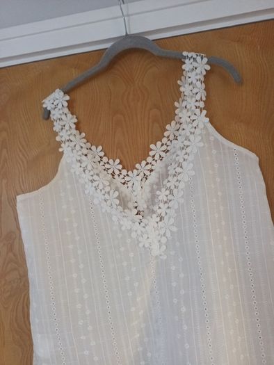 Shein White  Sleevless  Top   S. L 14.  (No Stretch In the Material). New - No Tag.