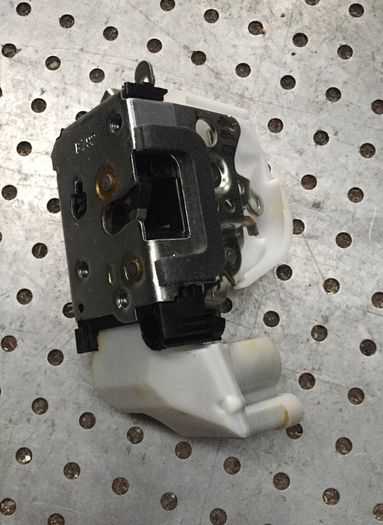 LH Front Door Lock (Fiat Punto 188 5 Door)