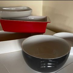 Garden pots and food dishes