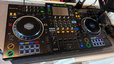 Pioneer XDJ XZ Controller