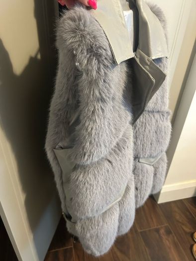 Stunning fur gilet, like new.  Bought Neola Boutique Malahide