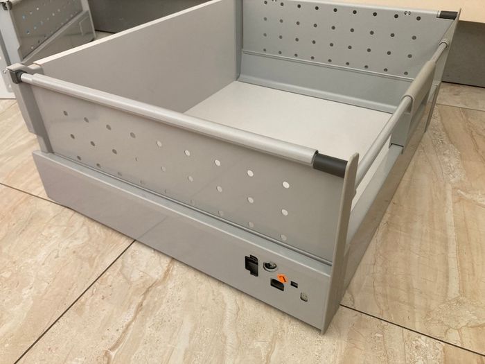 Kitchen pull-out drawer inserts - grey