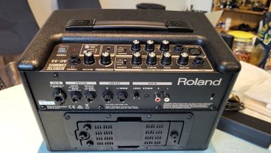 Roland AC-33 Acoustic Chorus Guitar Amp.