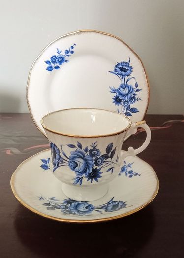 Vintage Clare Blue Floral Pattern Tea Set.