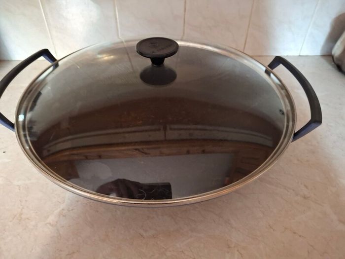 Le Creuset blue wok with glass lid