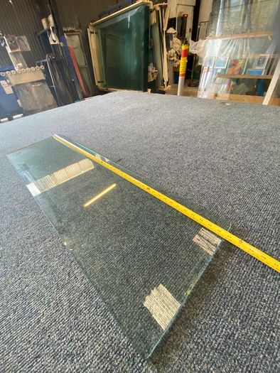 61 x 10mm Toughened Glass Shelves - 1185mm x 350mm