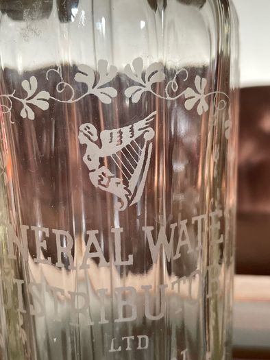 Rare Vintage Thwaites Soda Water Mineral Waters Distributors Ltd Dublin Syphon Bottle