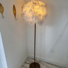 Feather floor standing lamp