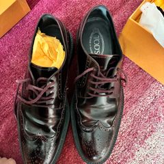 Tods lace up burgundy leather shoe