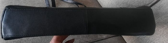Debenhams genuine black leather handbag in very good condition see last three photos for exact measurements and condition etc FREE TRACKED POSTAGE INCLUDED